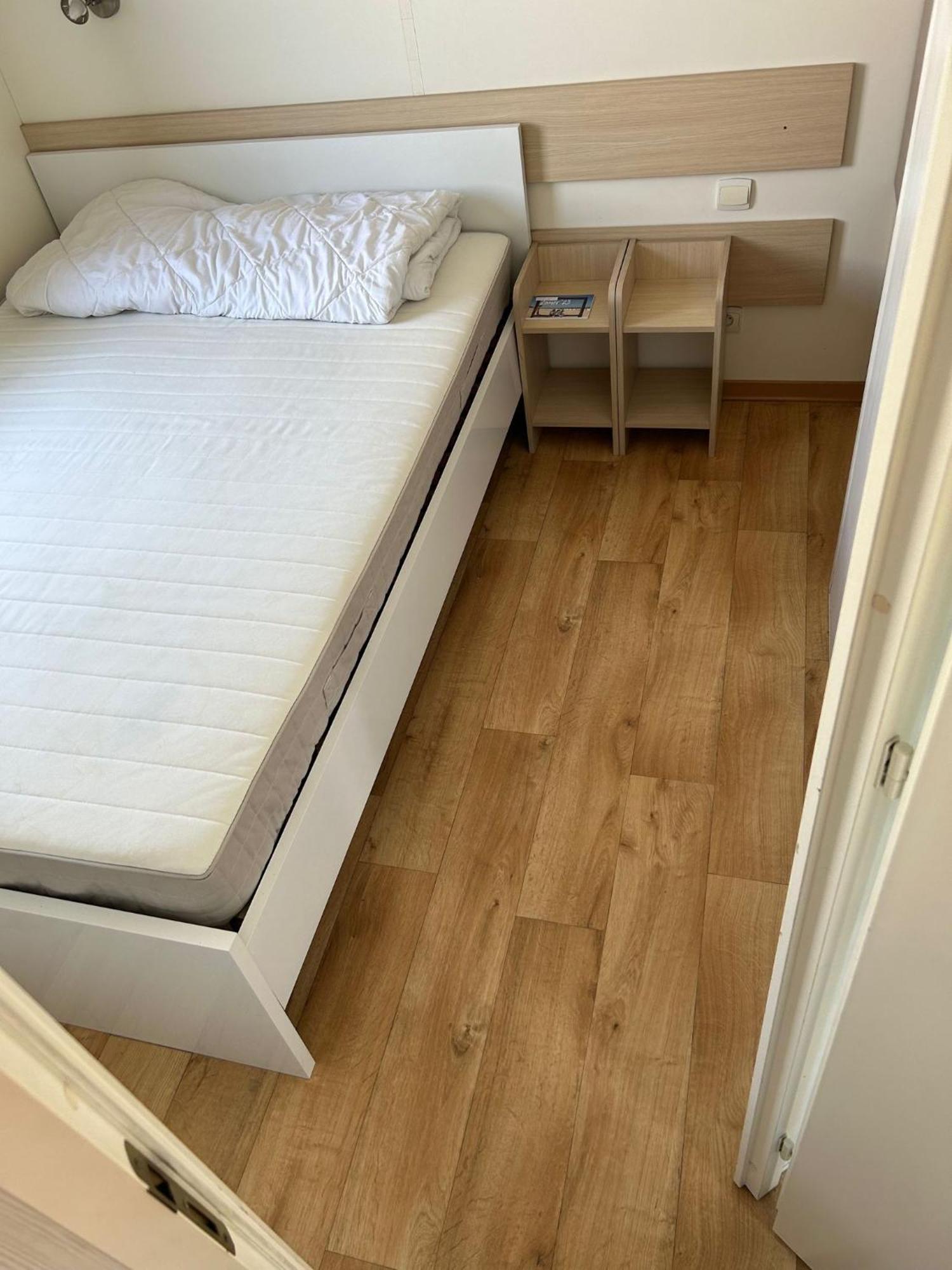 Luxueuze Stacaravan 4Pers Met Terras En Tuintje Bredene Exterior photo